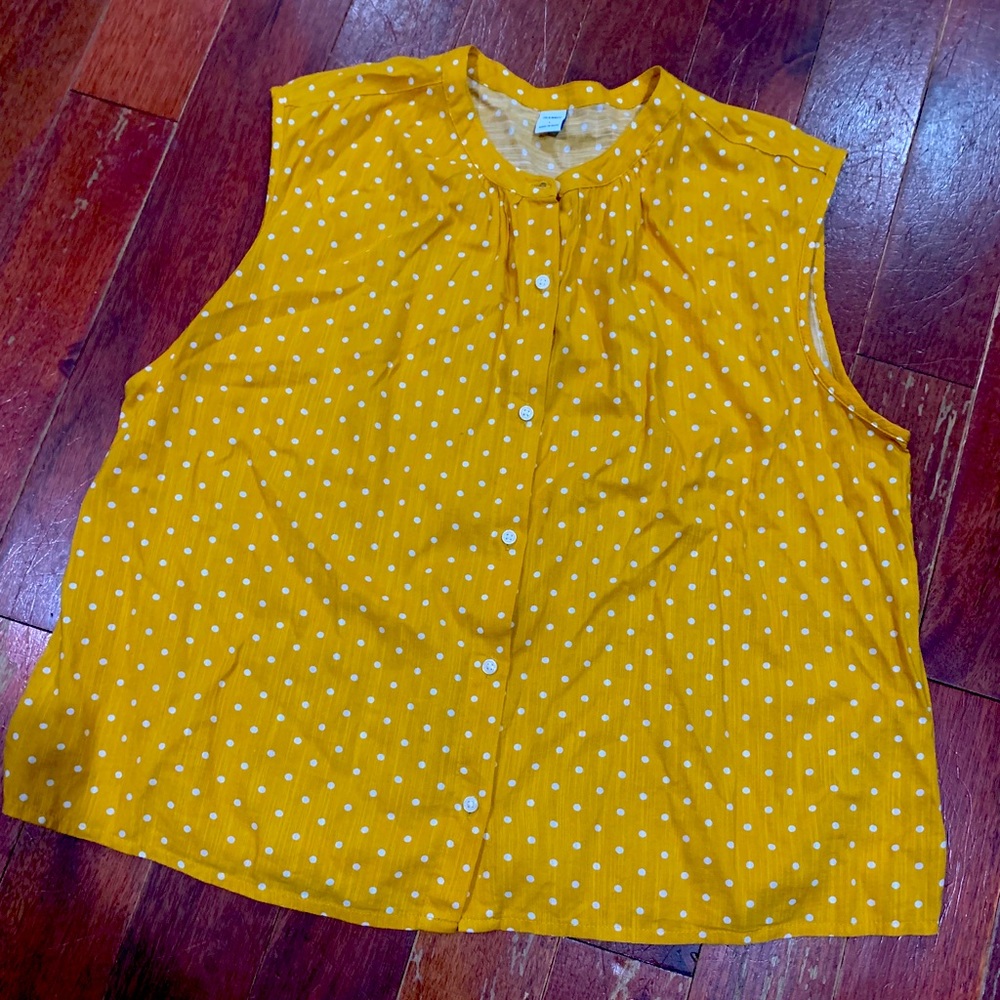 Old Navy yellow polka dot blouse